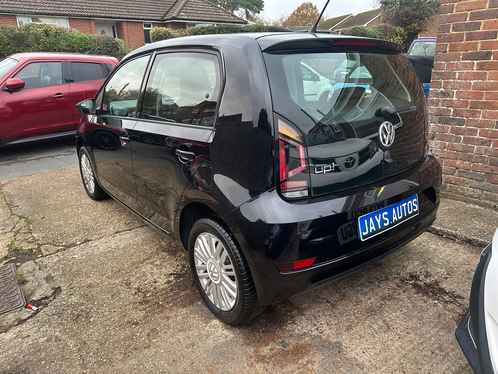 Volkswagen move up £5795 Jays Autos